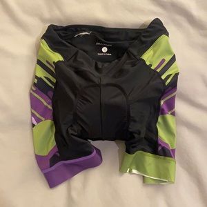 Dealyork size small women’s padded cycling shorts